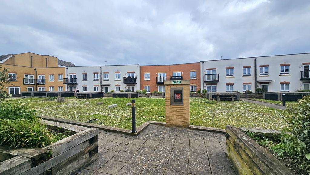 Featherstone Court, Featherstone... 1 bed flat for sale £239,950