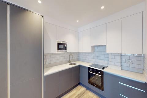 1 bedroom apartment to rent, High Road, South Woodford, E18