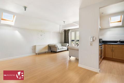 2 bedroom apartment for sale, Yukon Road, Broxbourne EN10