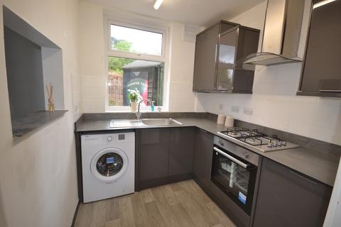 3 bedroom semi-detached house to rent, Welford Road, Leicester LE2