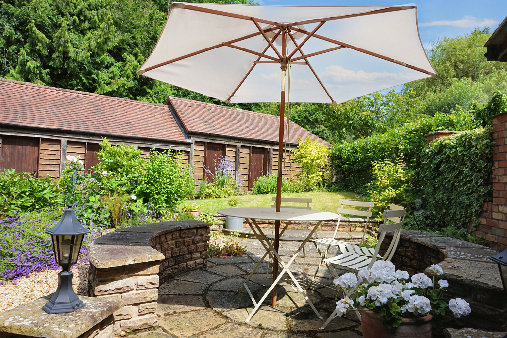 Spindle Barn Rear Garden