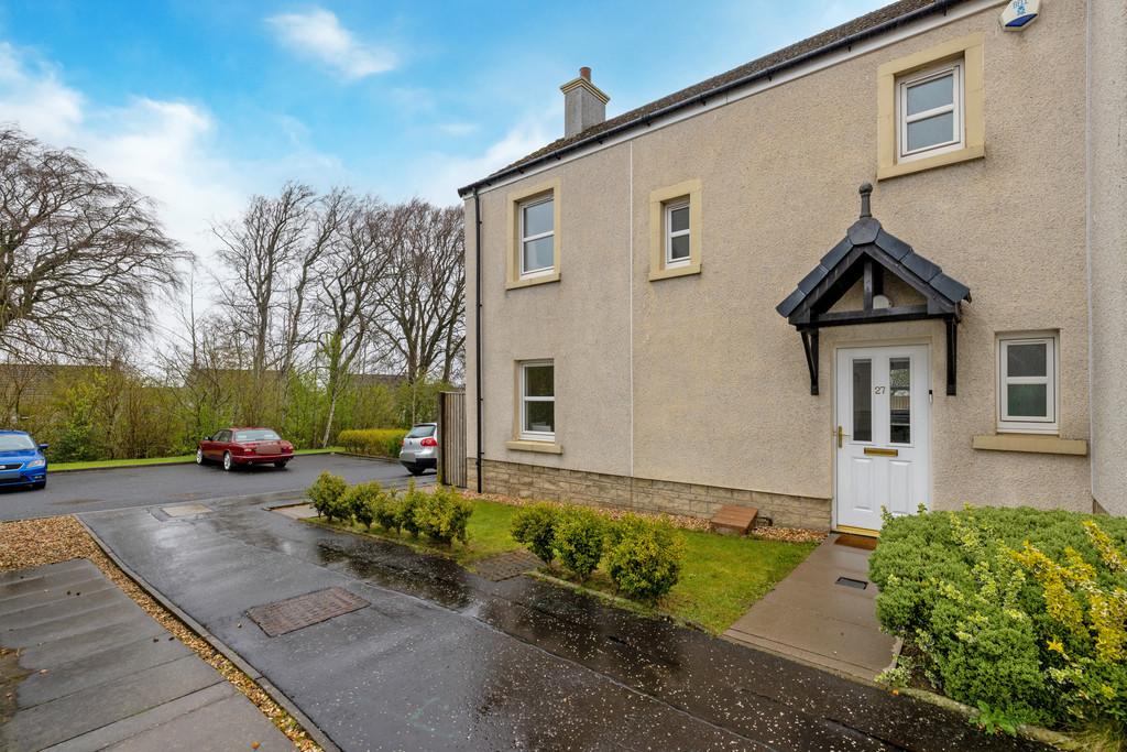 Cherrybank Gardens, East Renfrewshire... 3 bed end of terrace house for