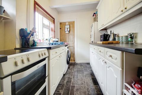 3 bedroom semi-detached house to rent, Tismeads Crescent, Swindon SN1