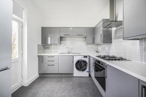 2 bedroom apartment to rent, Alton Road Croydon CR0