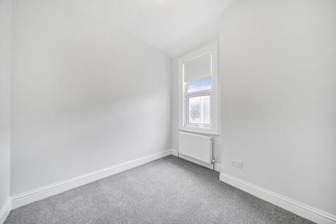 2 bedroom apartment to rent, Alton Road Croydon CR0