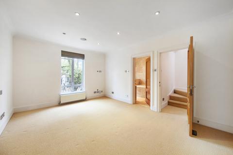 5 bedroom terraced house to rent, Hamilton Terrace, St John's Wood, London