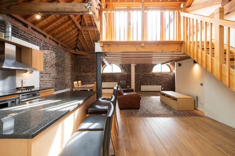 undefined, Hertsmere Road, London