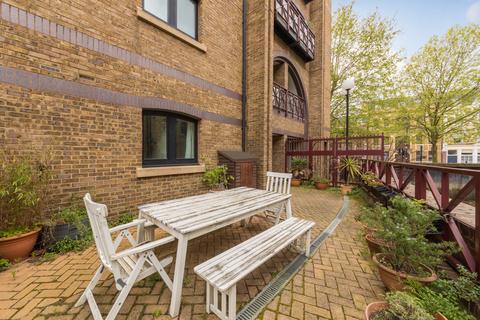 2 bedroom flat for sale, Scotts Sufferance Wharf, 5 Mill Street, London