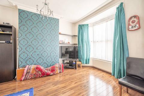 2 bedroom maisonette for sale, Grange Avenue, North Finchley, London, N12