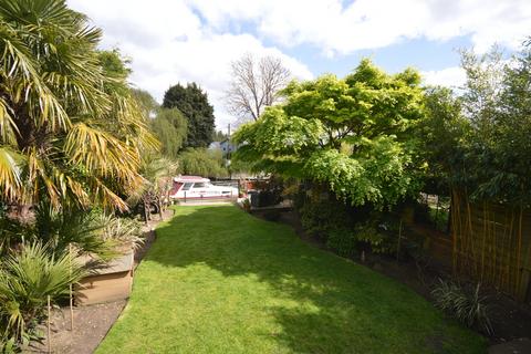 undefined, The Creek, Sunbury-on-Thames