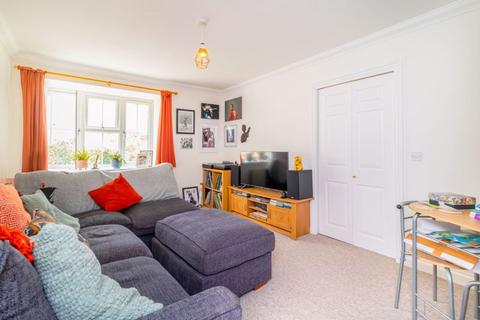 2 bedroom maisonette for sale, Oaktree Walk, Caterham