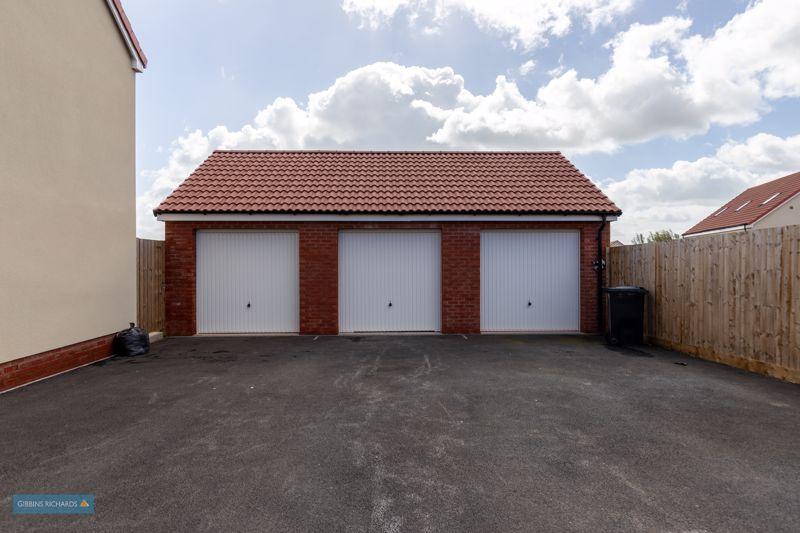 Garage/Parking