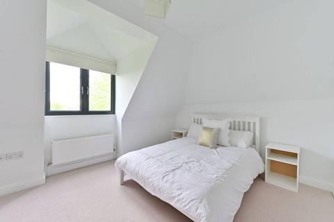 3 bedroom flat for sale, South Park Road, Wimbledon, London, SW19