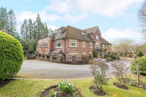 2 bedroom flat for sale, Grayswood Road, Haslemere, Surrey, GU27