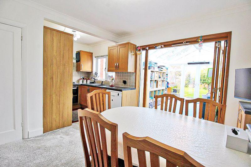 Dining kitchen