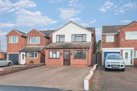 4 bedroom detached house for sale, Chase Road, Burntwood, WS7 0DY
