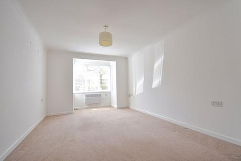 1 bedroom apartment to rent, Trimmers Field, Farnham