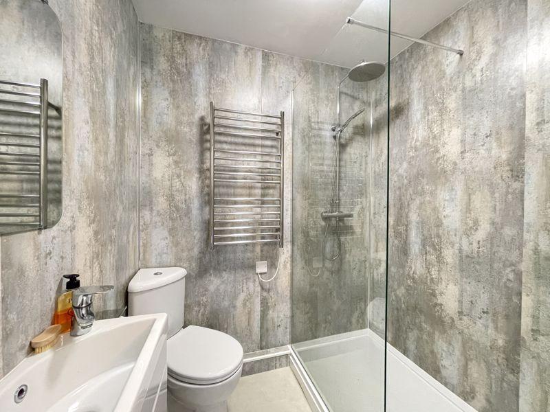 Refitted En-Suite
