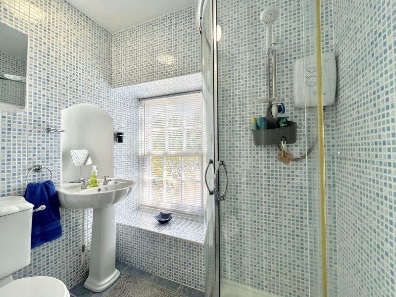 2nd En-Suite Shower