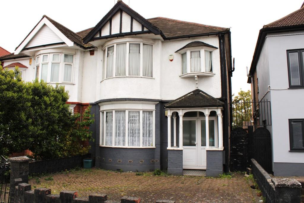 Woodford Avenue 93