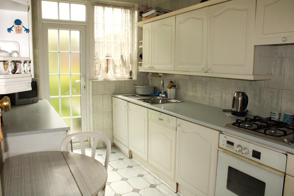 Woodford Avenue 93 Kitchen