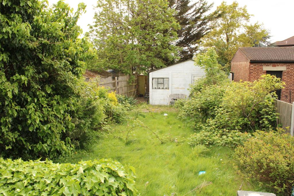 Woodford Avenue 93 Garden