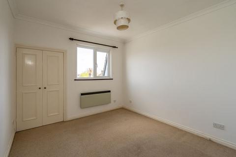 2 bedroom flat for sale, East Walls, Chichester