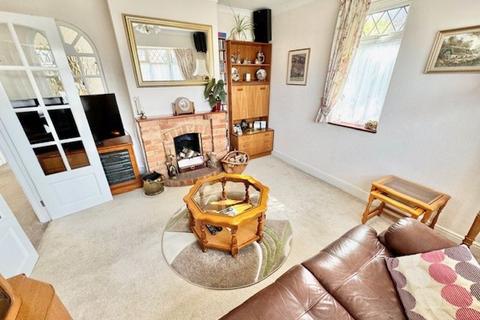 3 bedroom detached bungalow for sale, Chalklands, Bourne End SL8