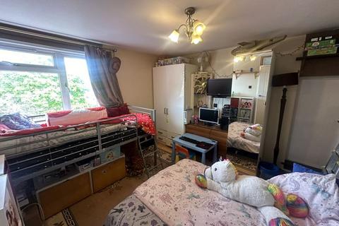 2 bedroom maisonette for sale, Union Road, Northolt