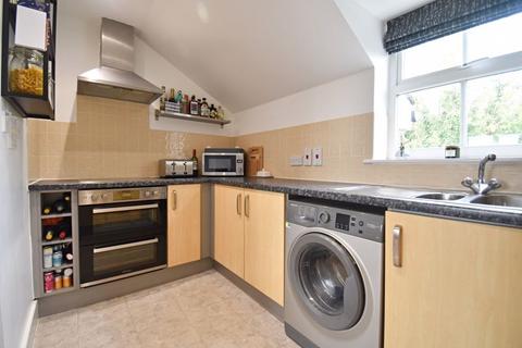 2 bedroom apartment to rent, Russell Road, Basingstoke RG21