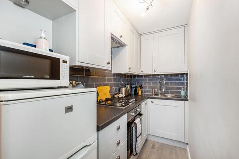 1 bedroom flat to rent, Barclay Road Fulham SW6