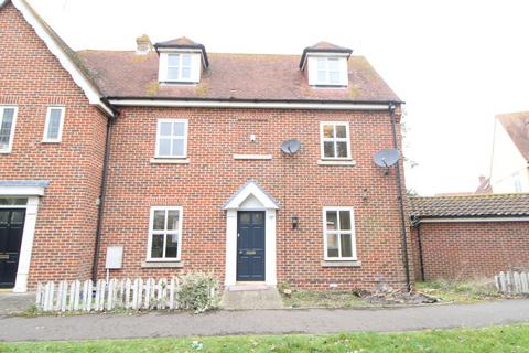 4 bedroom semi-detached house to rent, Elmstead Road, Colchester