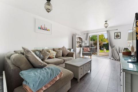 3 bedroom terraced house for sale, Cotswold Way, Worcester Park