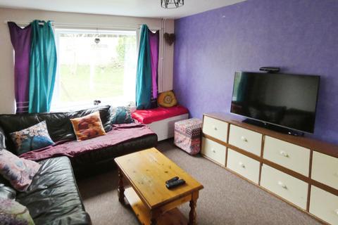 3 bedroom semi-detached house to rent, Valley Road, Bilsthorpe