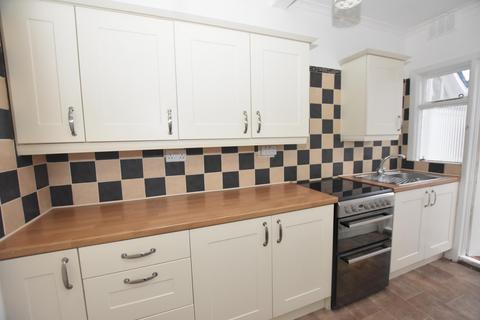2 bedroom terraced house to rent, Warwick Road, Clacton-on-Sea