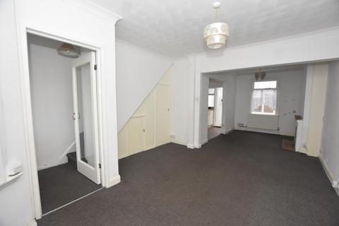 2 bedroom terraced house to rent, Warwick Road, Clacton-on-Sea