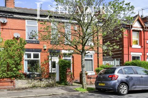 2 bedroom terraced house to rent, Thornton Road, Fallowfield, M14