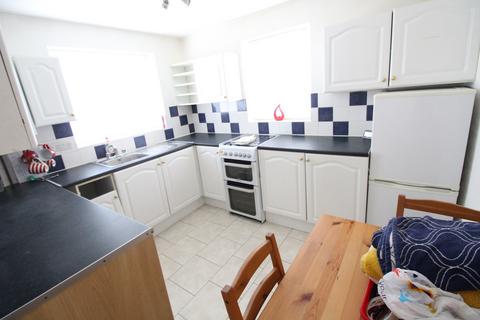 2 bedroom semi-detached house to rent, Lindsey Road - Wigmore - 2 bedroom House