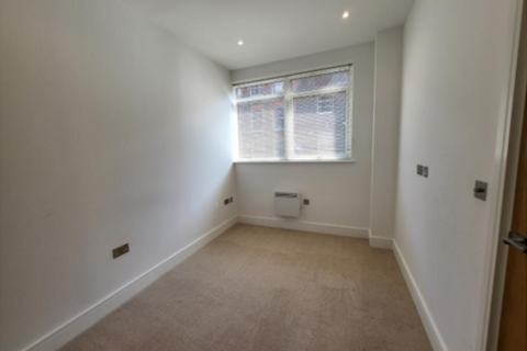 2 bedroom flat to rent, 2 Bedroom Apartment - Central Luton
