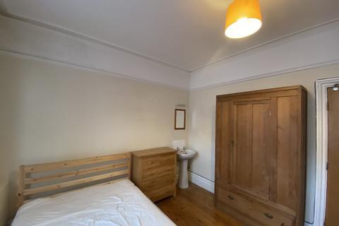 1 bedroom in a house share to rent, Richmond Road, Cambridge CB4