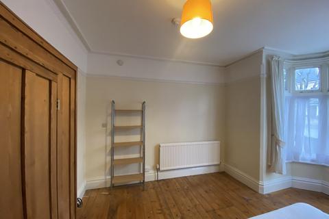 1 bedroom in a house share to rent, Richmond Road, Cambridge CB4