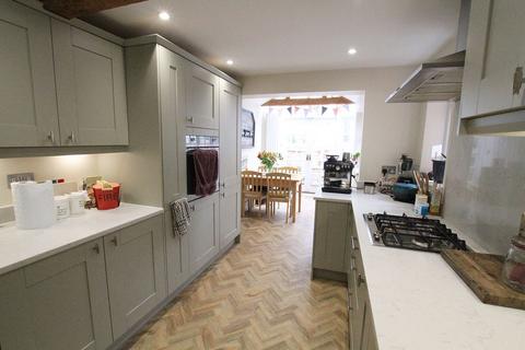 2 bedroom character property for sale, COOKHAM DEAN SL6