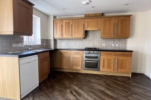 4 bedroom townhouse to rent, Gamecock Close, Gloucester GL3