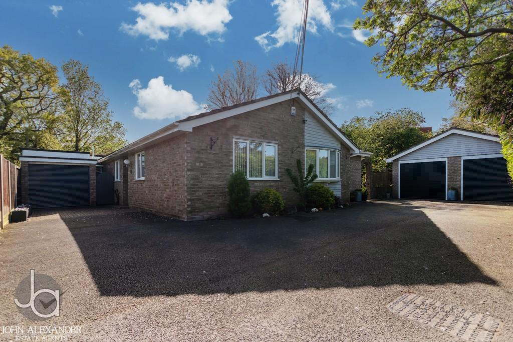 Chapel Road, Stanway 4 bed detached bungalow for sale £600,000