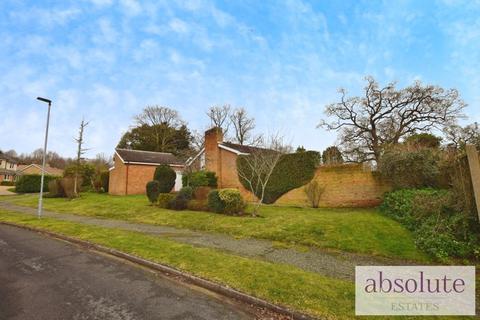 3 bedroom bungalow for sale, The Bury, Pavenham Village, Bedfordshire