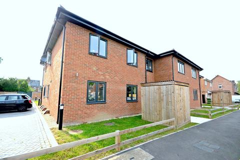 2 bedroom apartment to rent, Grove Court, Mortimer