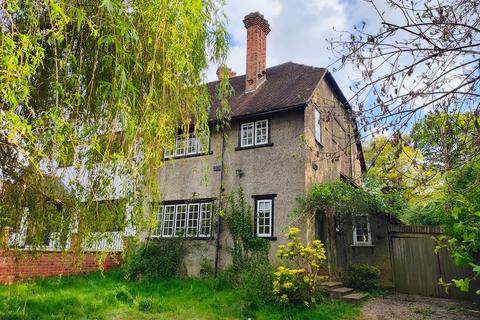 1 Crown Hill, Waltham Abbey, EN9 3TF