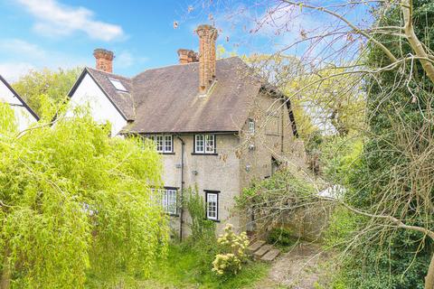 1 Crown Hill, Waltham Abbey, EN9 3TF