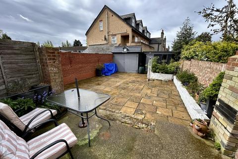 3 bedroom semi-detached house for sale, Manor Road, Waltham Abbey