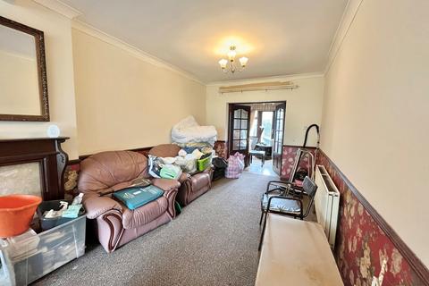 3 bedroom end of terrace house for sale, Hornchurch Road, Hornchurch